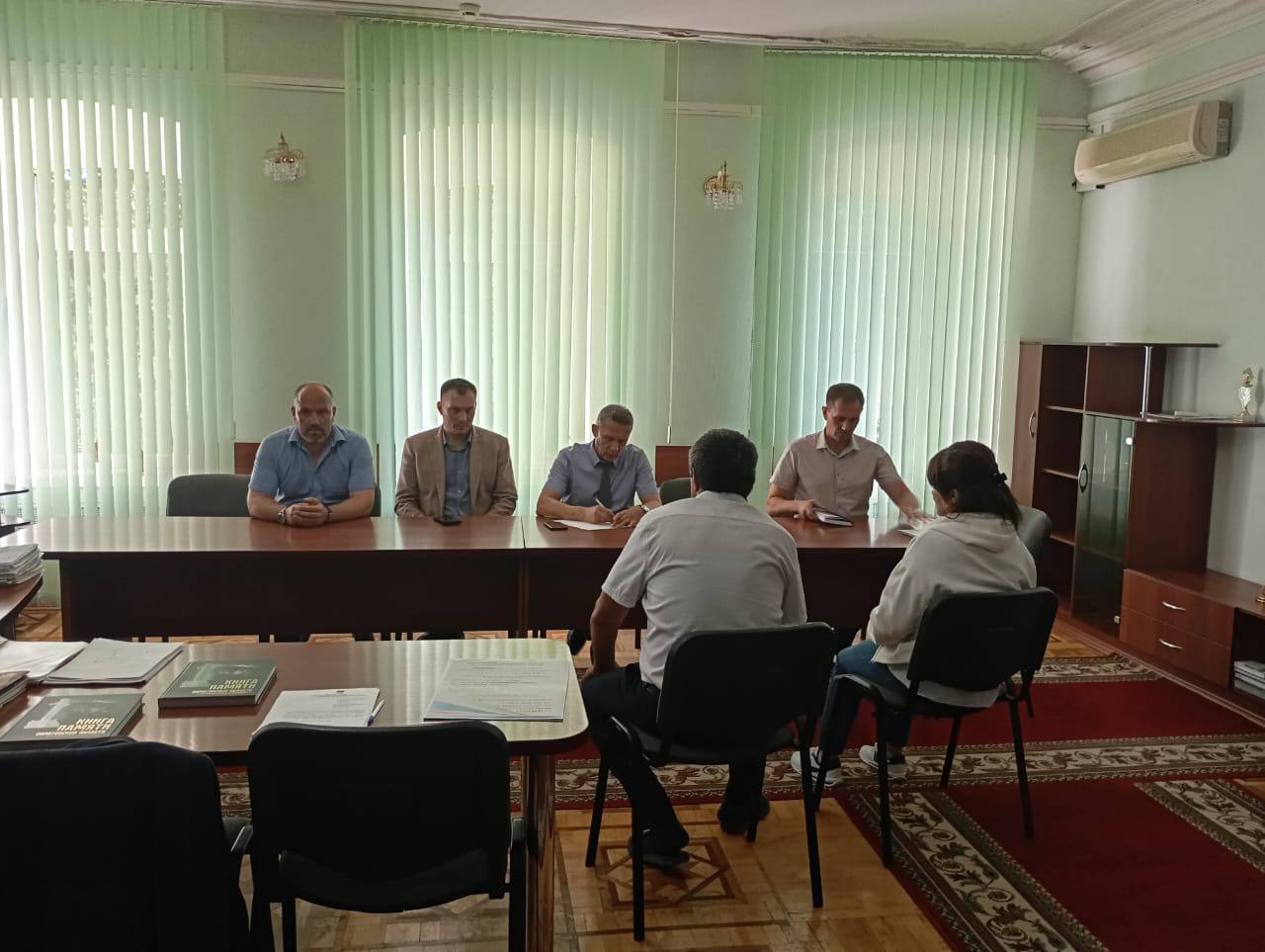 Глава Новоузенского района провел личный приём граждан по широкому спектру вопросов.