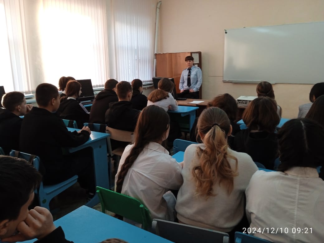 Профилактическая встреча инспектора отделения Госавтоинспекции о правилах дорожного движения.