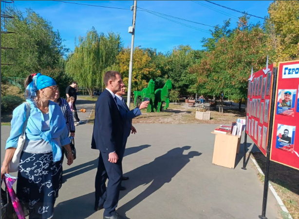 «Герои навсегда в сердцах» - «стена памяти» в честь погибших участников СВО.