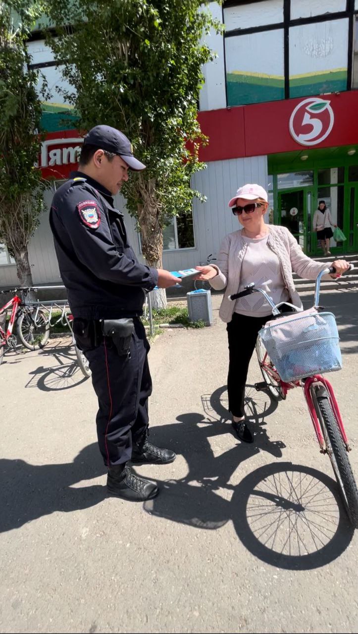 Сотрудники полиции провели в Новоузенске акцию «Осторожно - мошенники!».