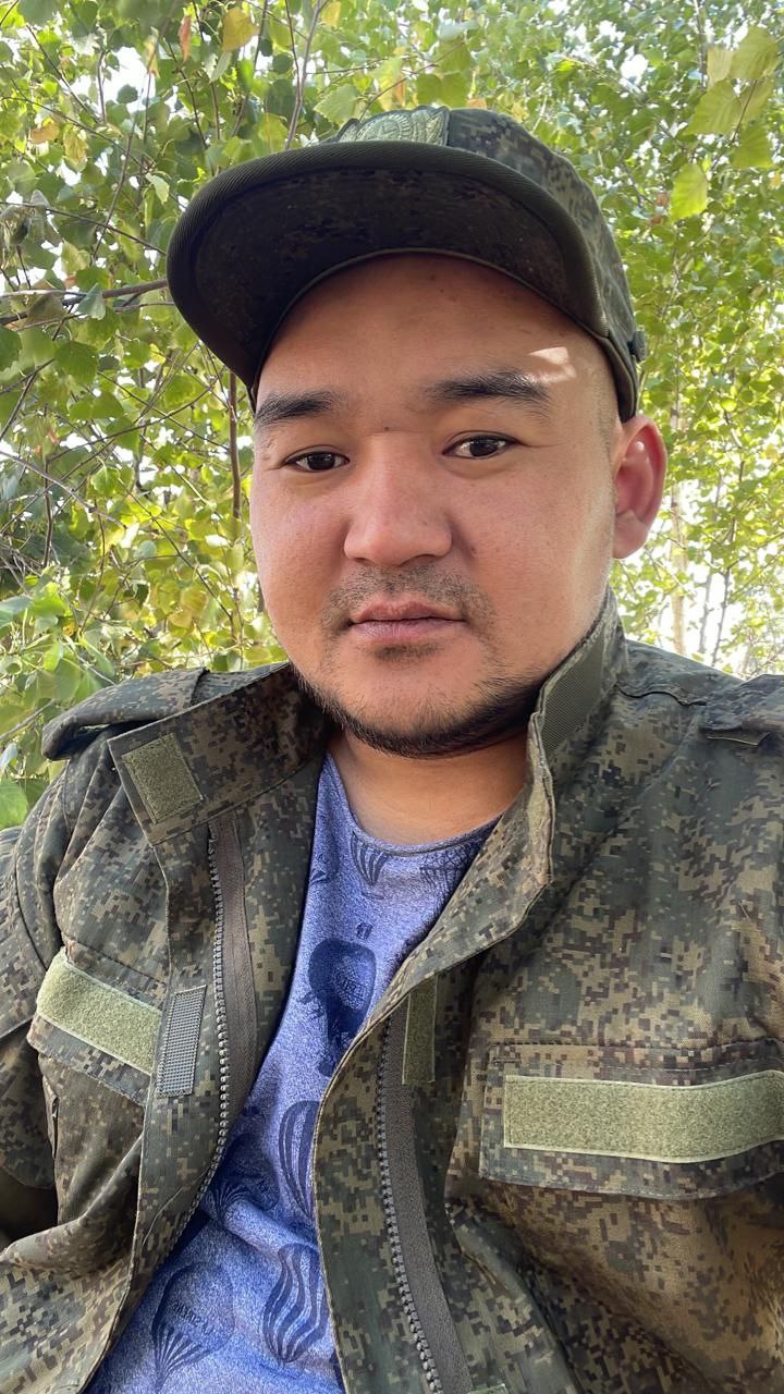Жители Новоузенского района простились с погибшим в СВО Избасаровым Кадыргали Витальевичем.