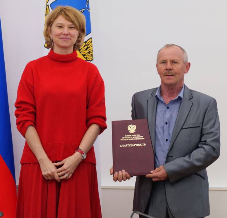 Министерство сельского хозяйства Российской Федерации отметило благодарностью нашего замечательного земляка — механика ЗАО «Новая жизнь», Сергея Юрьевича Макарова!.