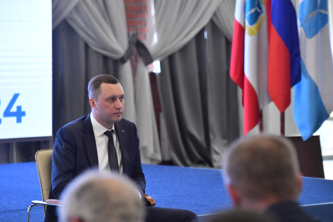 Роман Бусаргин принял участие в собрании актива Саратова.