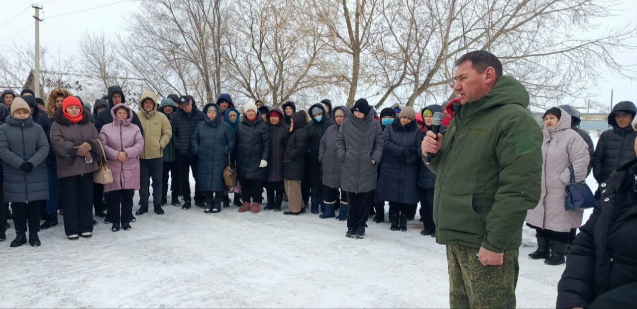 Жители Новоузенского района простились с погибшим в СВО Рогачевым Алексеем Николаевичем.