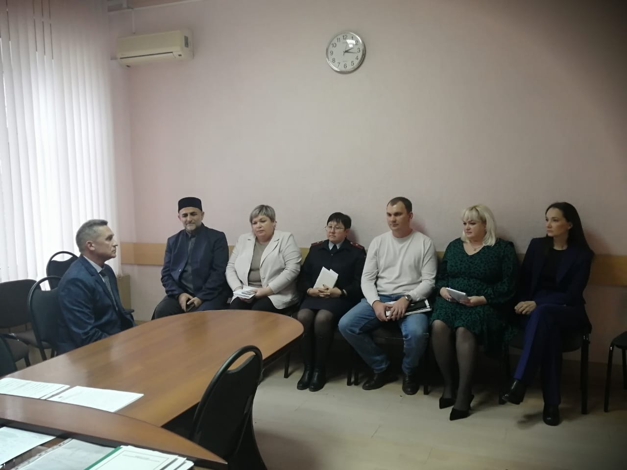 Рабочее совещание по вопросу профилактики незаконного оборота наркотических средств, правонарушений и преступлений среди иностранных граждан и лиц без гражданства.