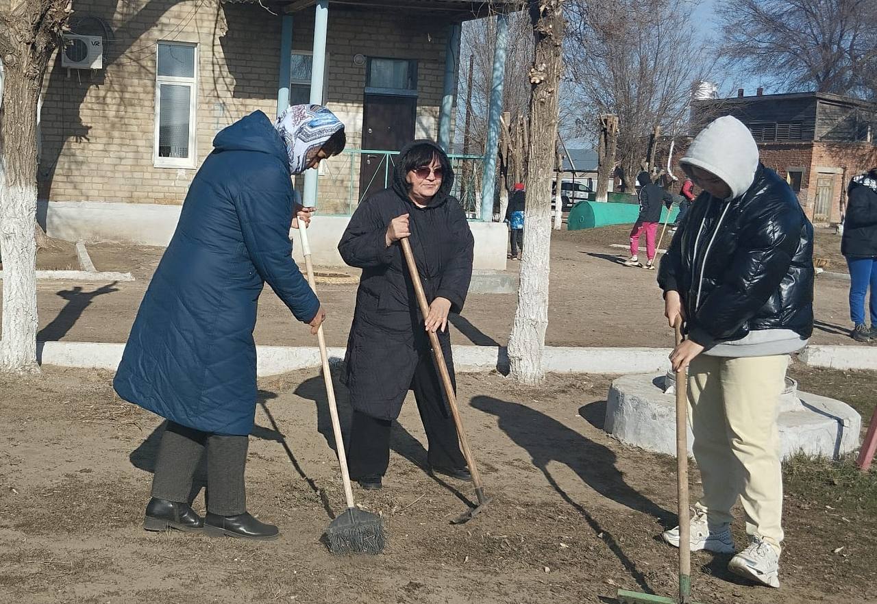 Активные жители Новоузенского района присоединились ко Всероссийской акции по благоустройству.