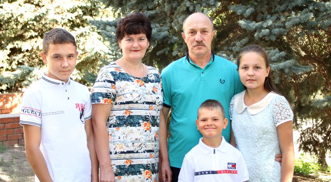 Жительница села Куриловки Наталья Гальцева награждена Почётным знаком губернатора «За достойное воспитание детей».