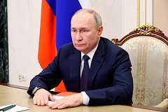 Звание «Заслуженный работник местного самоуправления» учреждено в России.