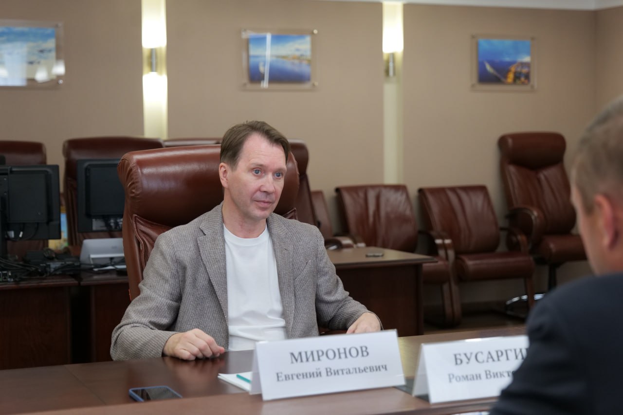 Роман Бусаргин встретился с народным артистом России Евгением Мироновым и дирижером Юрием Башметом.