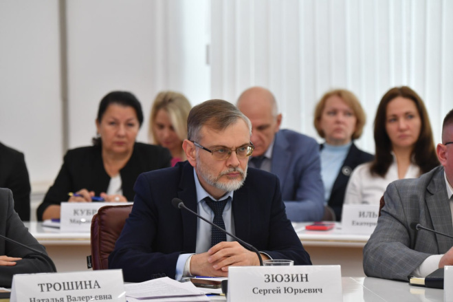 Губернатор отправил саратовского министра развивать Александрово-Гайский район.