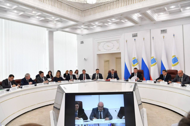 Губернатор Роман Бусаргин провел постоянно действующее совещание.