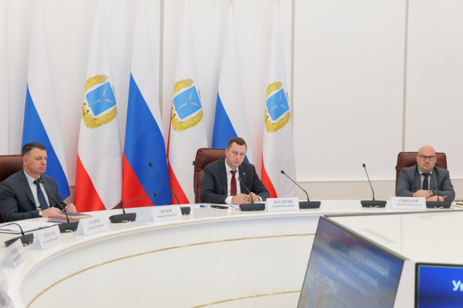 Роман Бусаргин предложил отказаться от проведения массовых празднований и салюта на Новый год.