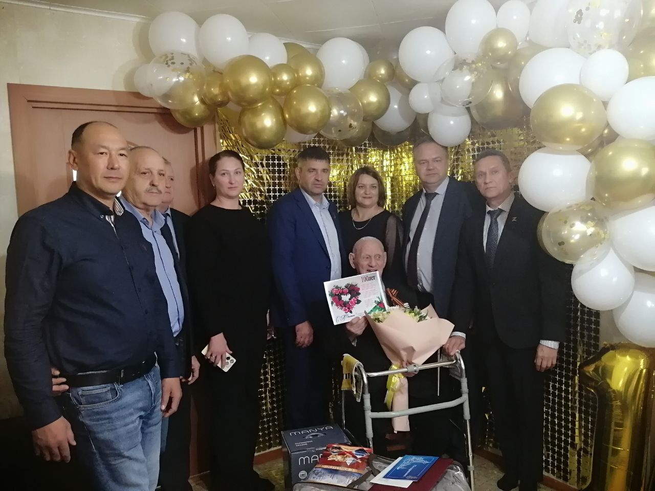 Новоузенского ветерана поздравили с 100-летием..