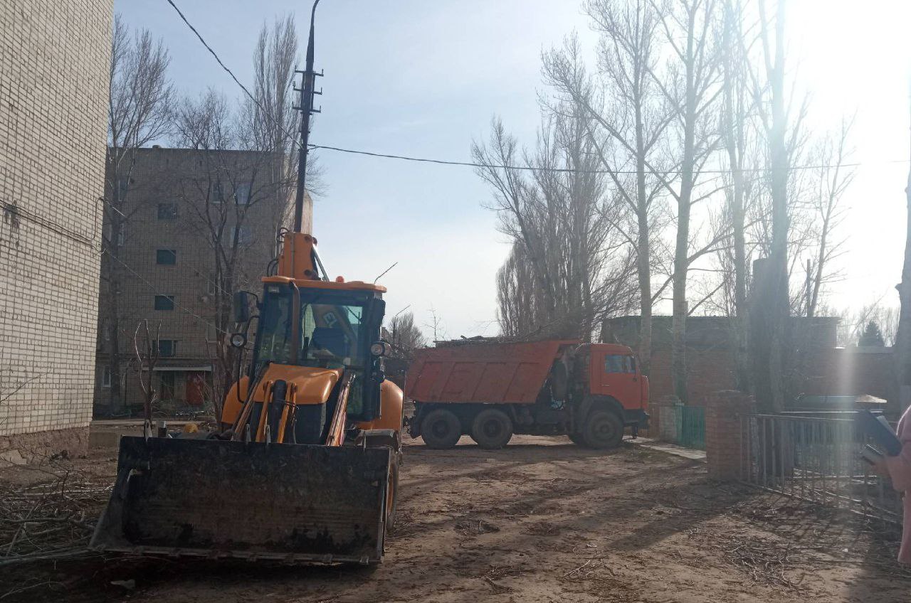 Строители приступили к благоустройству пешеходной зоны в Новоузенске.