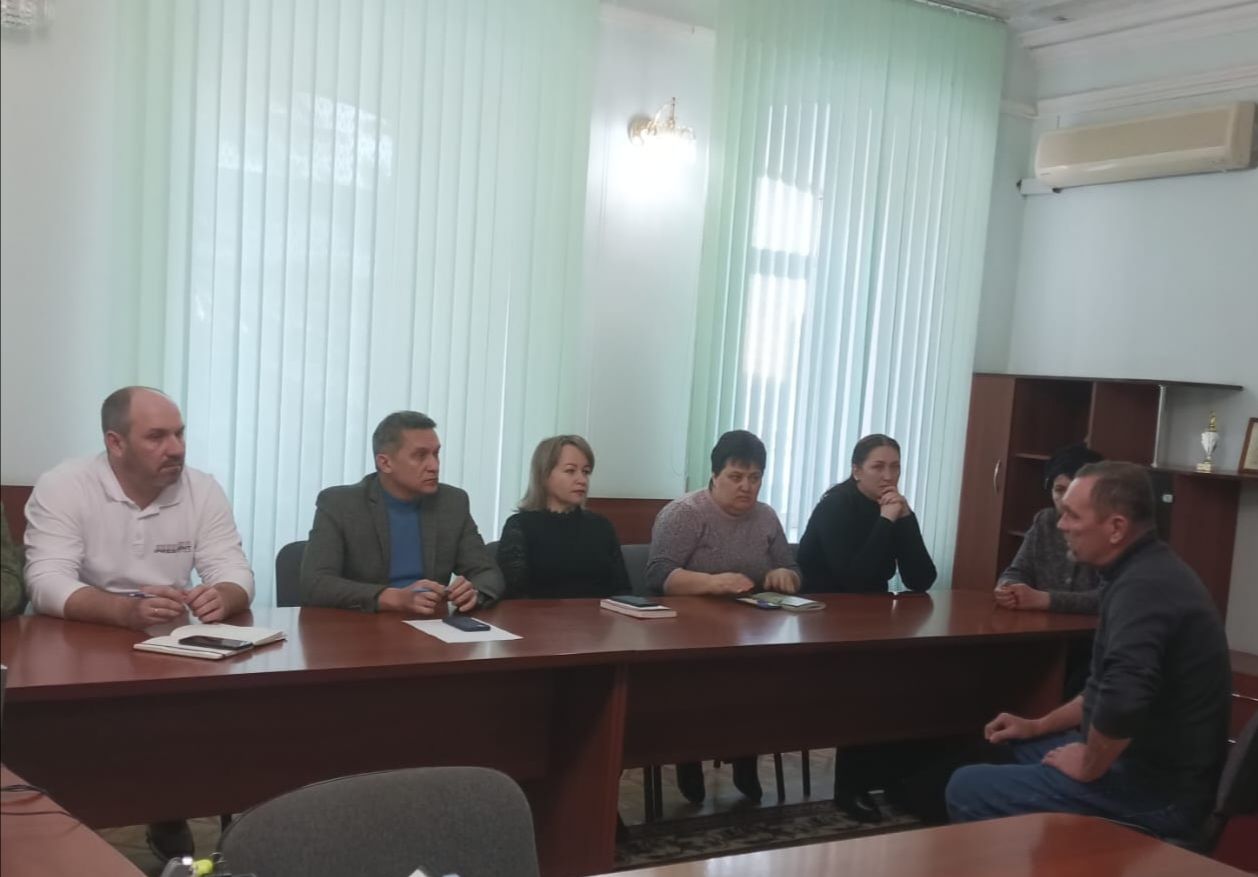 Сегодня по поручению губернатора Саратовской области Романа Бусаргина глава района Андрей Опалько провёл очередной личный прием участников специальной военной операции и членов их семей..