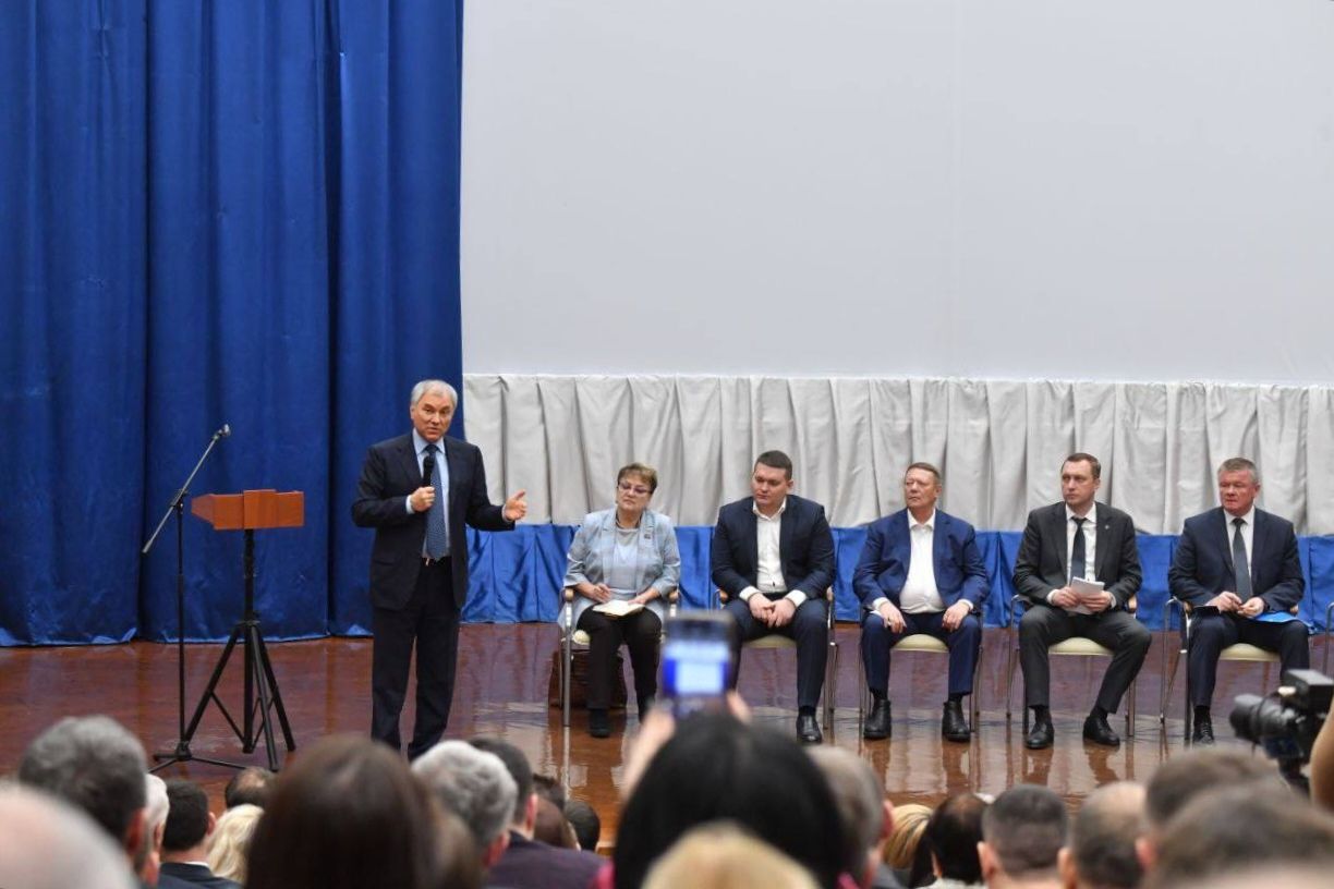 Встреча с депутатами регионального и муниципального уровней из всех районов Саратовской области.