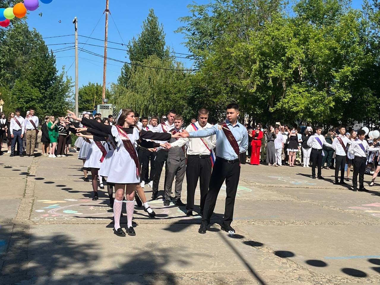 Последний звонок прозвенел во всех школах Новоузенского района.