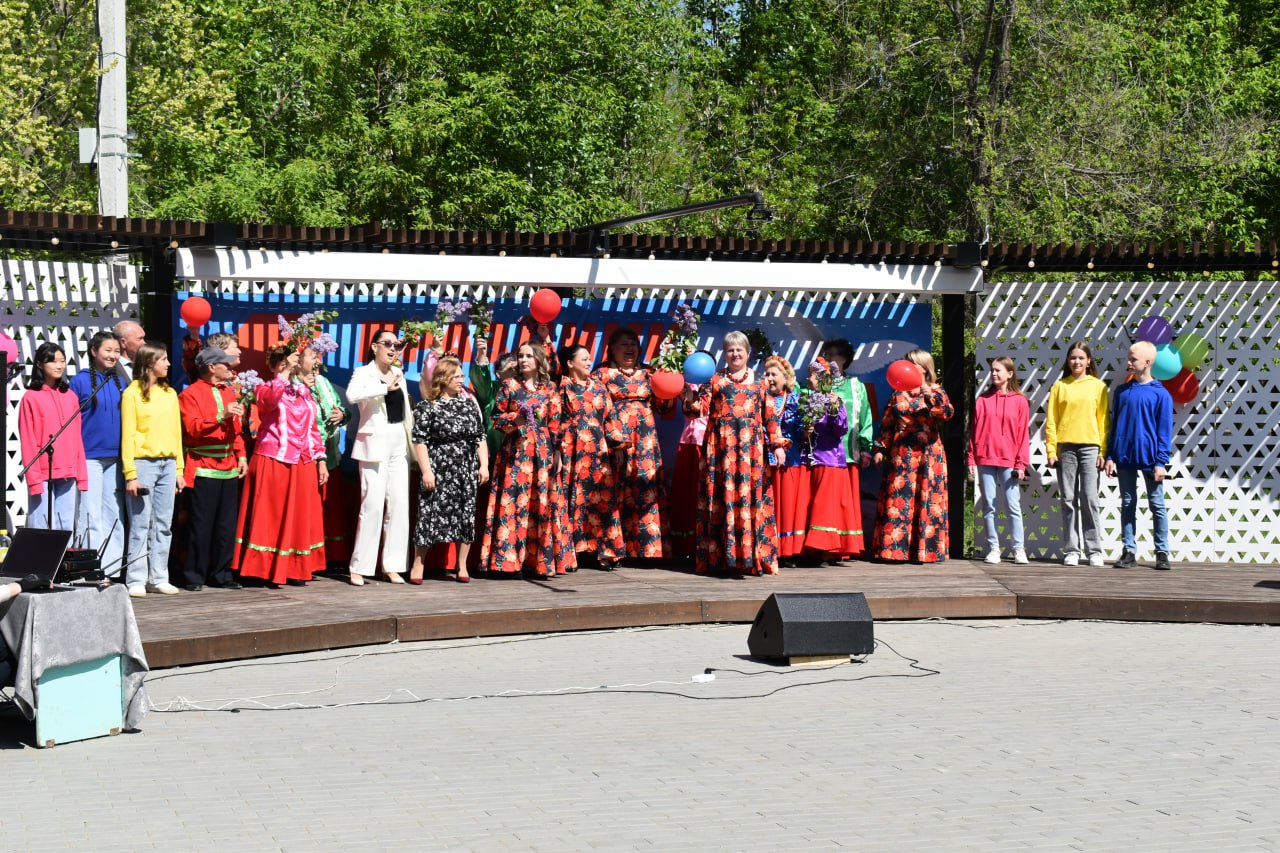 1 мая  - Праздник Весны и Труда.