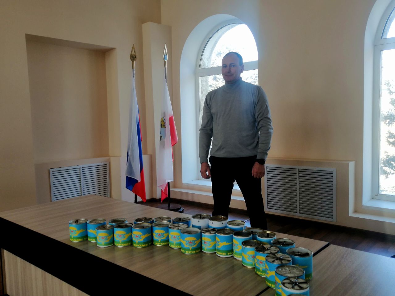 Жители Новоузенского района отправляют бойцам окопные свечи.