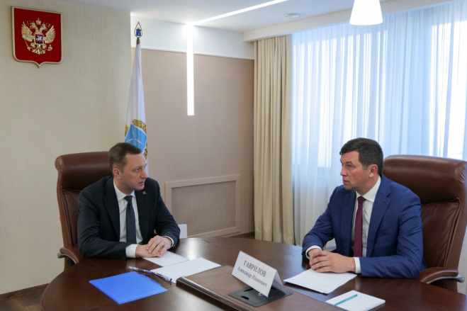 Роман Бусаргин провел встречу с министром-председателем комитета охотничьего хозяйства и рыболовства области Александром Гавриловым. Роман Бусаргин провел встречу с министром-председателем комитета охотничьего хозяйства и рыболовства области Александром Гавриловым.