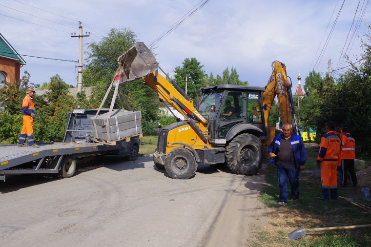 В Новоузенске приступили к реализации региональной программы по ремонту тротуаров. В Новоузенске приступили к реализации региональной программы по ремонту тротуаров.