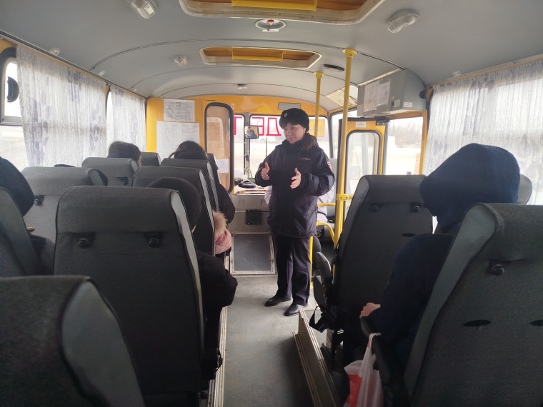 Инструктаж с учащимися по закреплению навыков безопасного поведения пассажиров.. Инструктаж с учащимися по закреплению навыков безопасного поведения пассажиров..