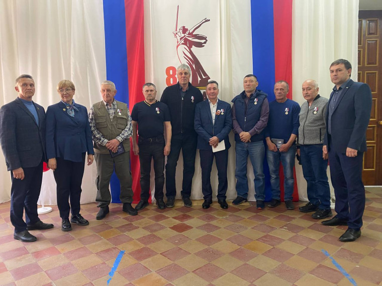 В районном Доме Культуры прошел фестиваль патриотической песни «Звон Победы», посвященный 80-летию Победы.. В районном Доме Культуры прошел фестиваль патриотической песни «Звон Победы», посвященный 80-летию Победы..