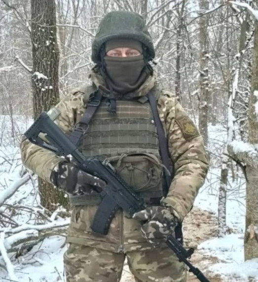 Жители Новоузенского района простились с погибшим участником специальной военной операции Строгановым Олегом Николаевичем. Жители Новоузенского района простились с погибшим участником специальной военной операции Строгановым Олегом Николаевичем.
