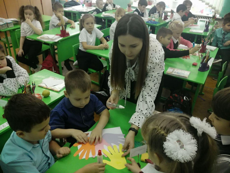 Творческий урок с 1 «А» классом. Творческий урок с 1 «А» классом.