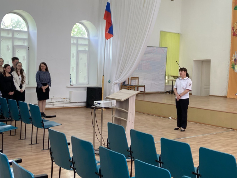 Общешкольные линейки прошли в г. Новоузенске с участием сотрудника Госавтоинспекции. Общешкольные линейки прошли в г. Новоузенске с участием сотрудника Госавтоинспекции.