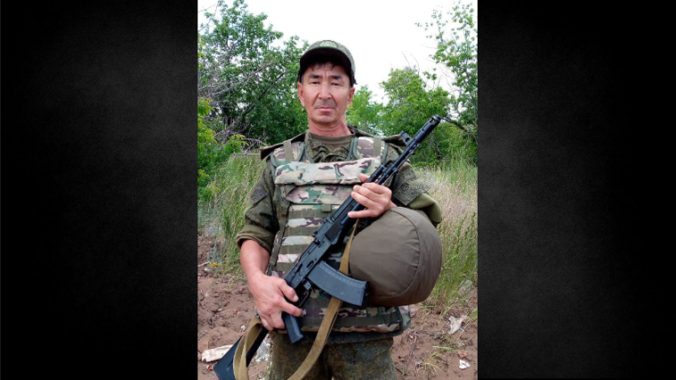 Жители Новоузенского района простились с погибшим в СВО Абиловым Сергеем Канатовичем. Жители Новоузенского района простились с погибшим в СВО Абиловым Сергеем Канатовичем.